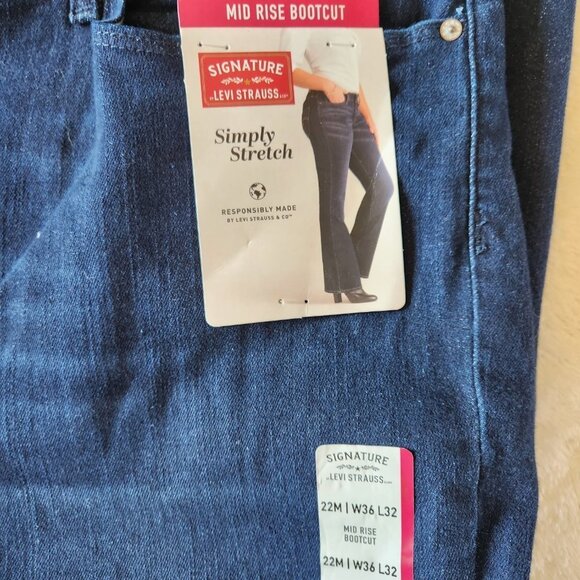 NWT SIGNATURE LEVI STRAUSS Mid Rise Bootcut Simply Stretch Jeans - Picture 6 of 8